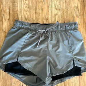 Nike 2 in 1 Womens Shorts